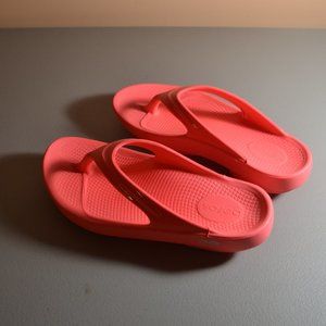 OOfos OOlala Coral Sandals Women's 7